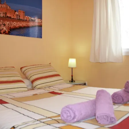 Descubrehome Barrio De La Vina Playa De La Caleta * Kadyks