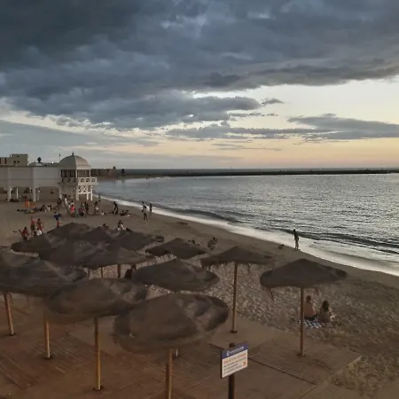 Descubrehome Barrio De La Vina Playa De La Caleta Apartament